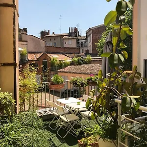 ** Hotel Croix Baragnon France